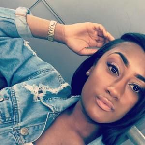 Meet your Posher, Denisha